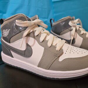 Air Jordan 1 Mid SE Sneakers - Size Youth 3 - EUC